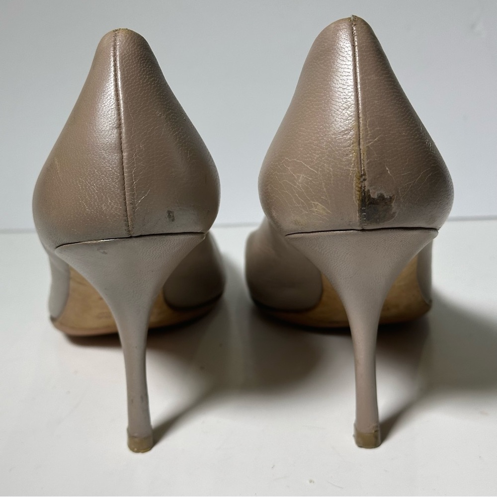 Prada Leather Pumps - Neutrals Pumps, Shoes - PRA907871 Size 10 - Picture 16 of 16